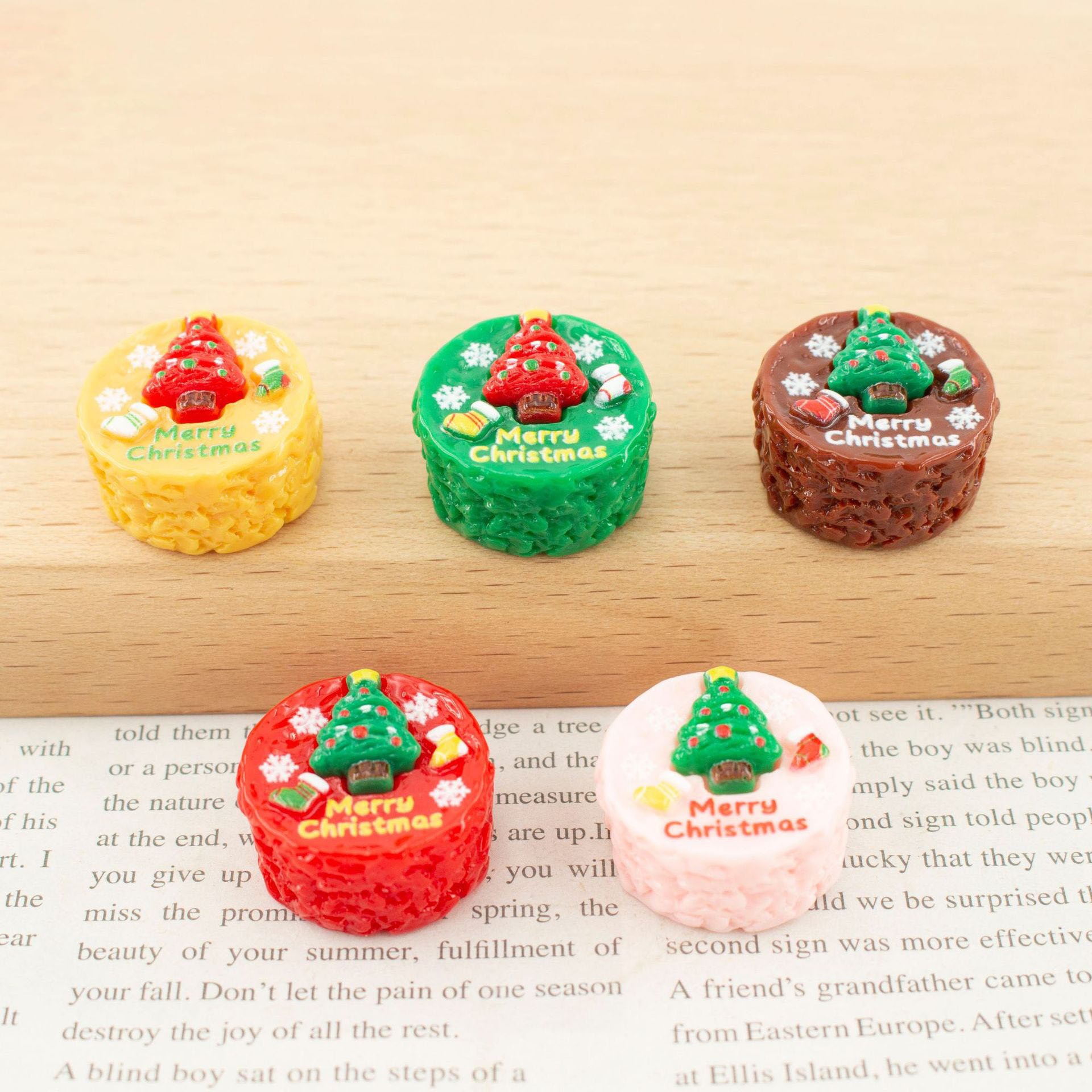 10pcs Resin imitation Christma - Jewelry Making Table のレビューと価格