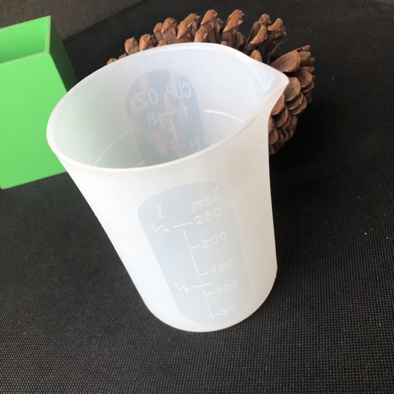 250ML Silicone measuring cup S - Jewelry Making Workshops のレビューと価格